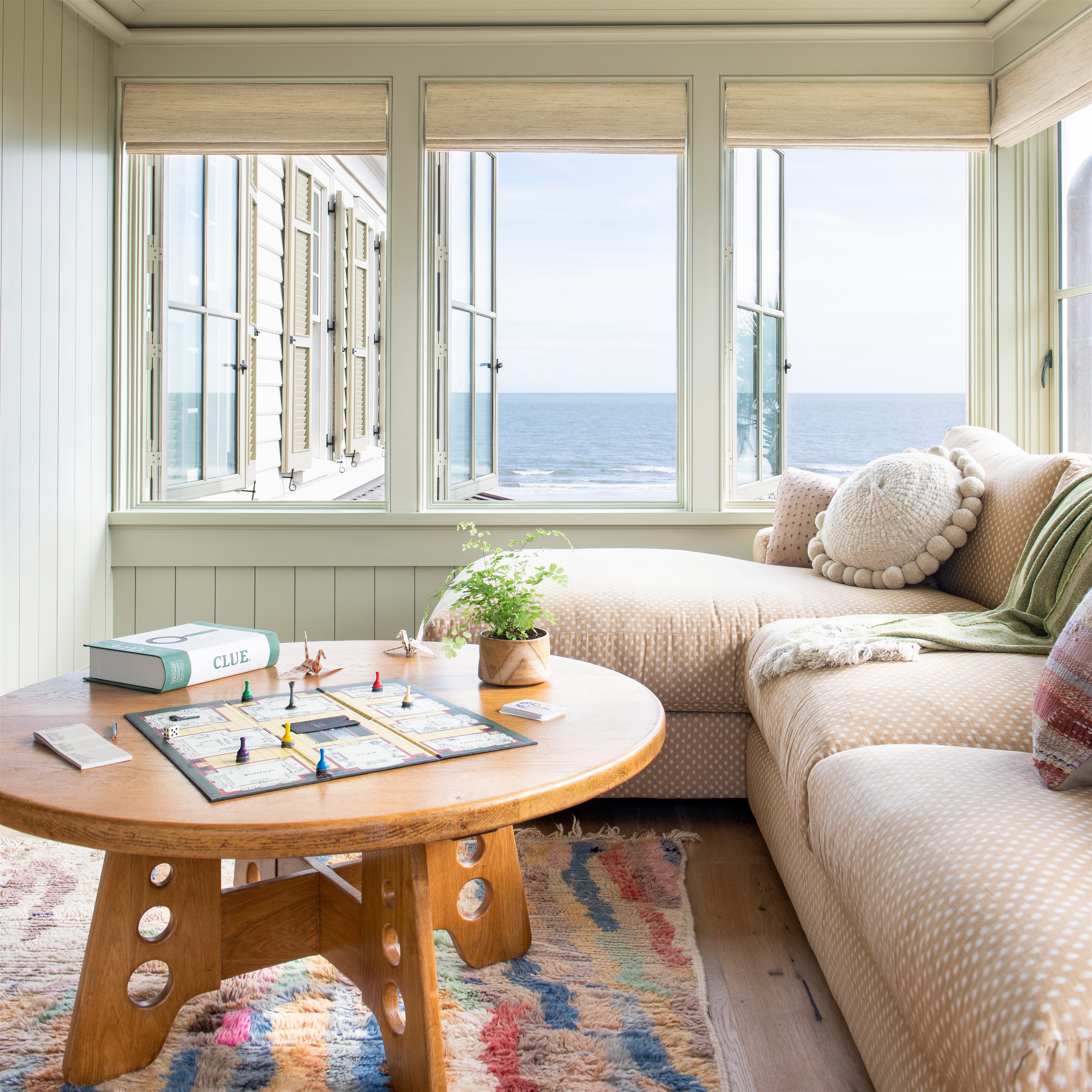 The preview image of an Cape Cod Cottage or SoCal Surf Shack—Which Beach House Are You? article