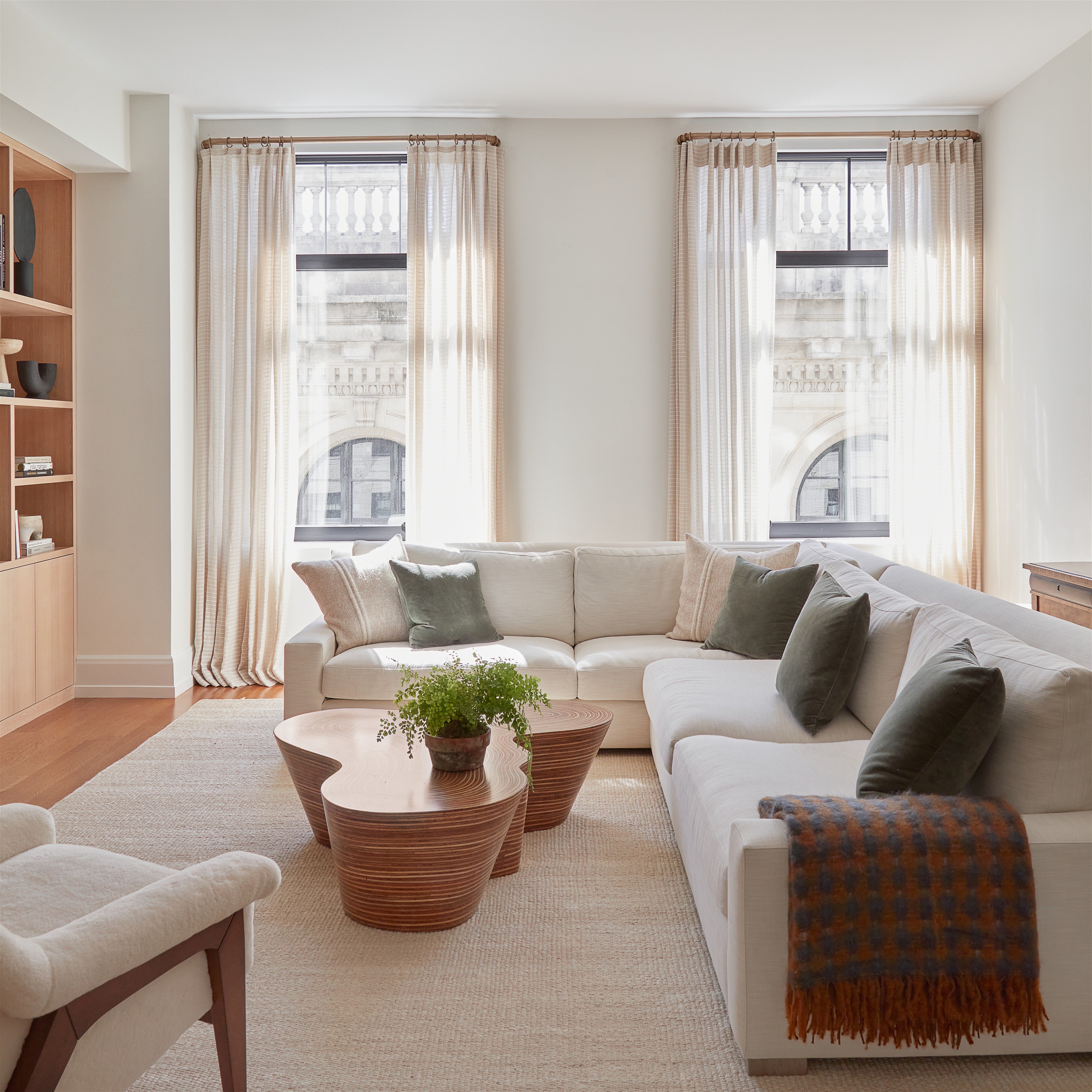 The preview image of an This NYC Apartment Is Proof That an Expert Consultation Doesn’t End When the Video Call Does article